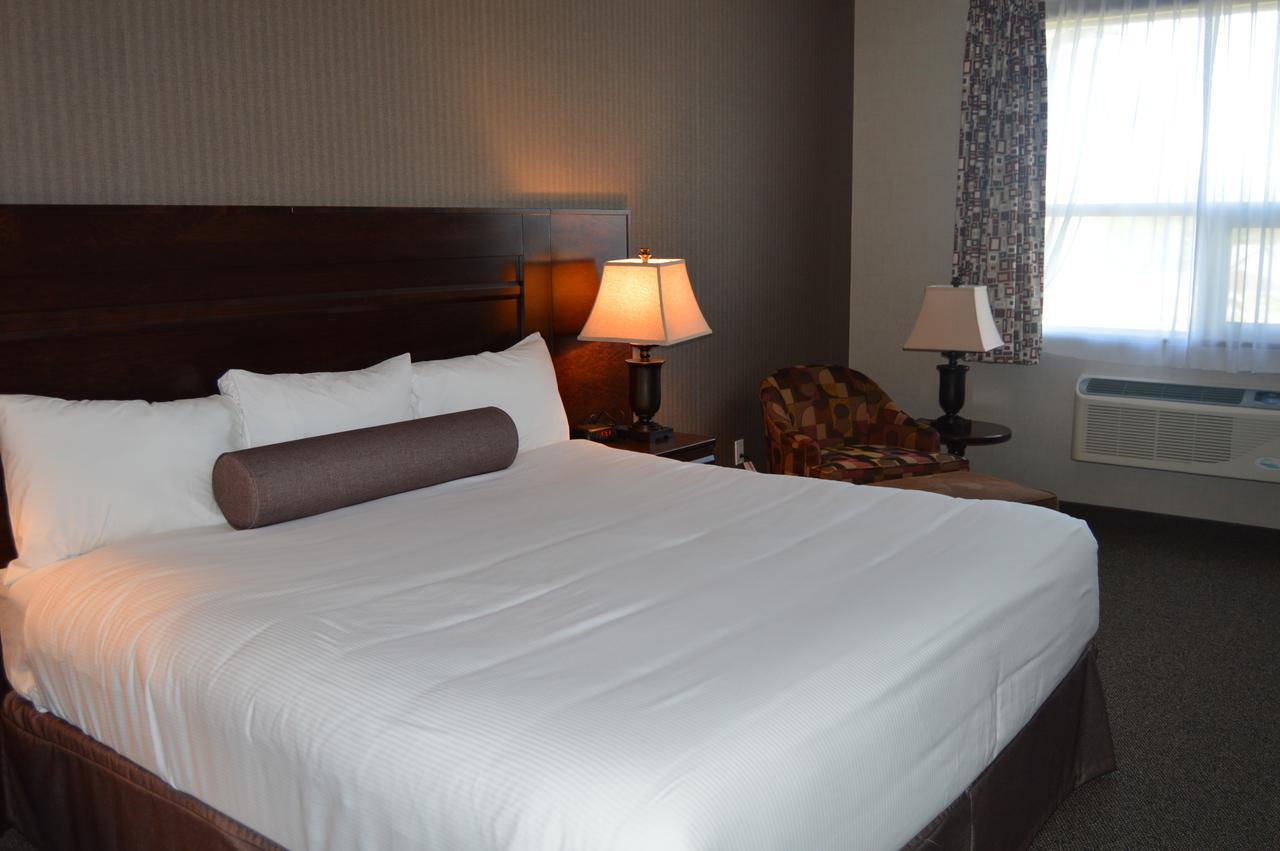 Cobble Creek Lodge Maple Creek Eksteriør billede